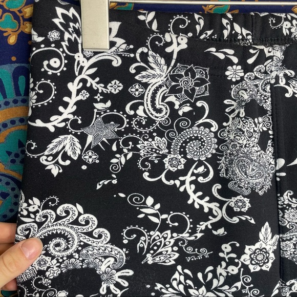 Just Cozy NWOT skull leggings - Picture 5 of 11